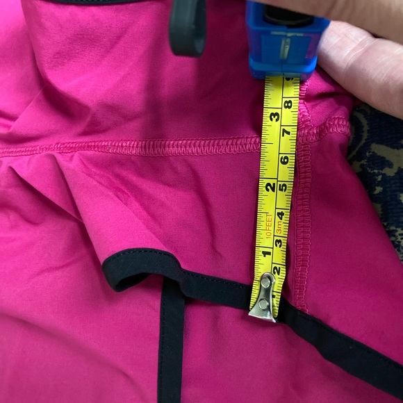 Lululemon speed shorts 2.5” inseam.  Sz 6  RARE - Picture 3 of 7